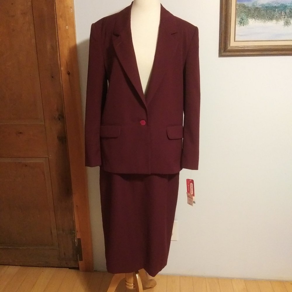NWT macKintosh 2 piece  wool skirt suit Made in U.S.A.